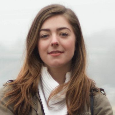 Emma Martínez - Especialista en Marketing